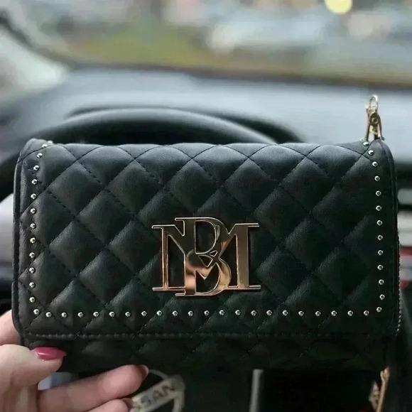 Badgley Mischka QUILTED WALLET ON A CHAIN Black Crossbody Purse  w Gold Studs - Picture 1 of 8